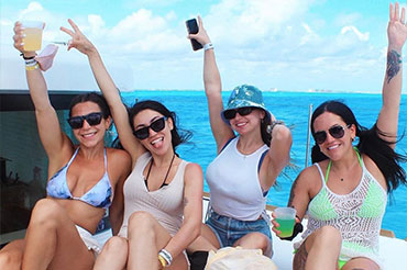 Tour isla mujeres tour deluxe boat